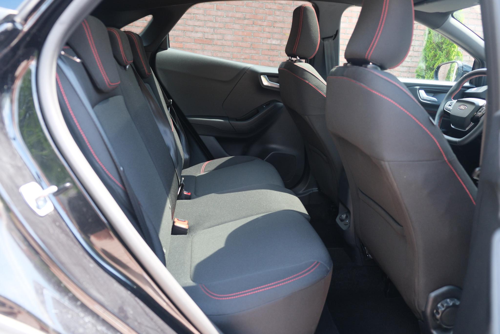 Ford Puma 1.0 EcoBoost Hybrid 125pk Aut. Titanium | Navi | Climate | Adaptive Cruise | Panoramadak | Keyless | 360° Camera | Elektrische Achterklep | Trekhaak afneembaar afbeelding 2