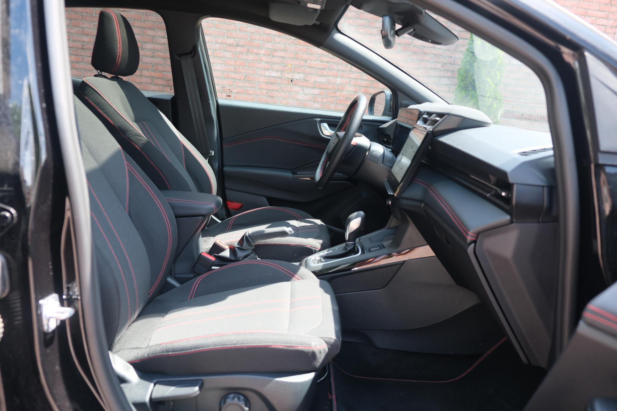 Ford Puma 1.0 EcoBoost Hybrid 125pk Aut. Titanium | Navi | Climate | Adaptive Cruise | Panoramadak | Keyless | 360° Camera | Elektrische Achterklep | Trekhaak afneembaar afbeelding 4