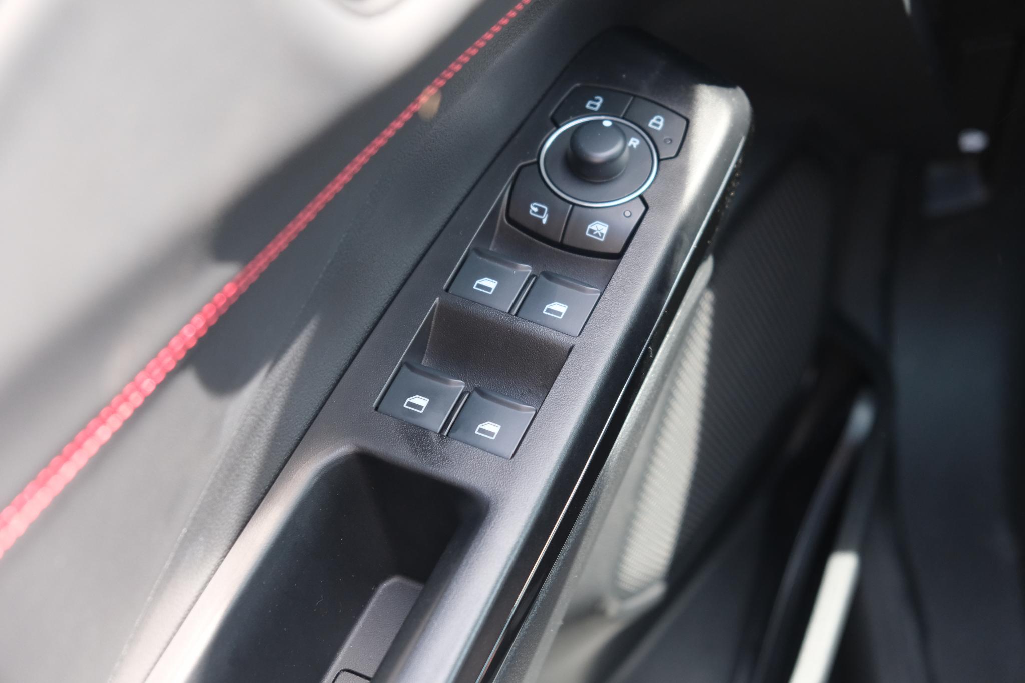 Ford Puma 1.0 EcoBoost Hybrid 125pk Aut. Titanium | Navi | Climate | Adaptive Cruise | Panoramadak | Keyless | 360° Camera | Elektrische Achterklep | Trekhaak afneembaar afbeelding 20