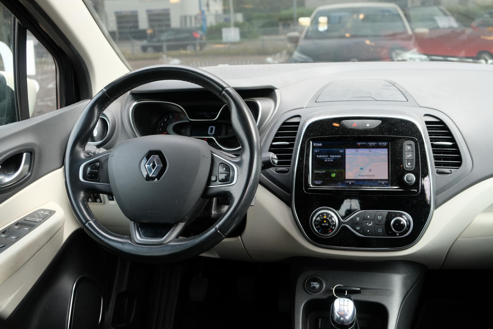 Renault Captur 0.9 TCe 90pk Intens | Navi | Camera | Trekhaak | Dodehoek | Climate afbeelding 7