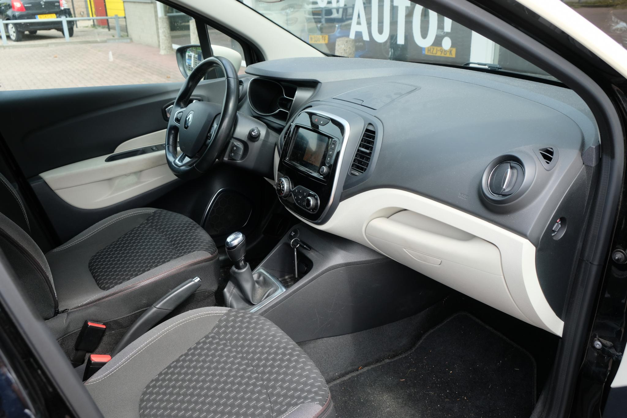Renault Captur 0.9 TCe 90pk Intens | Navi | Camera | Trekhaak | Dodehoek | Climate afbeelding 8