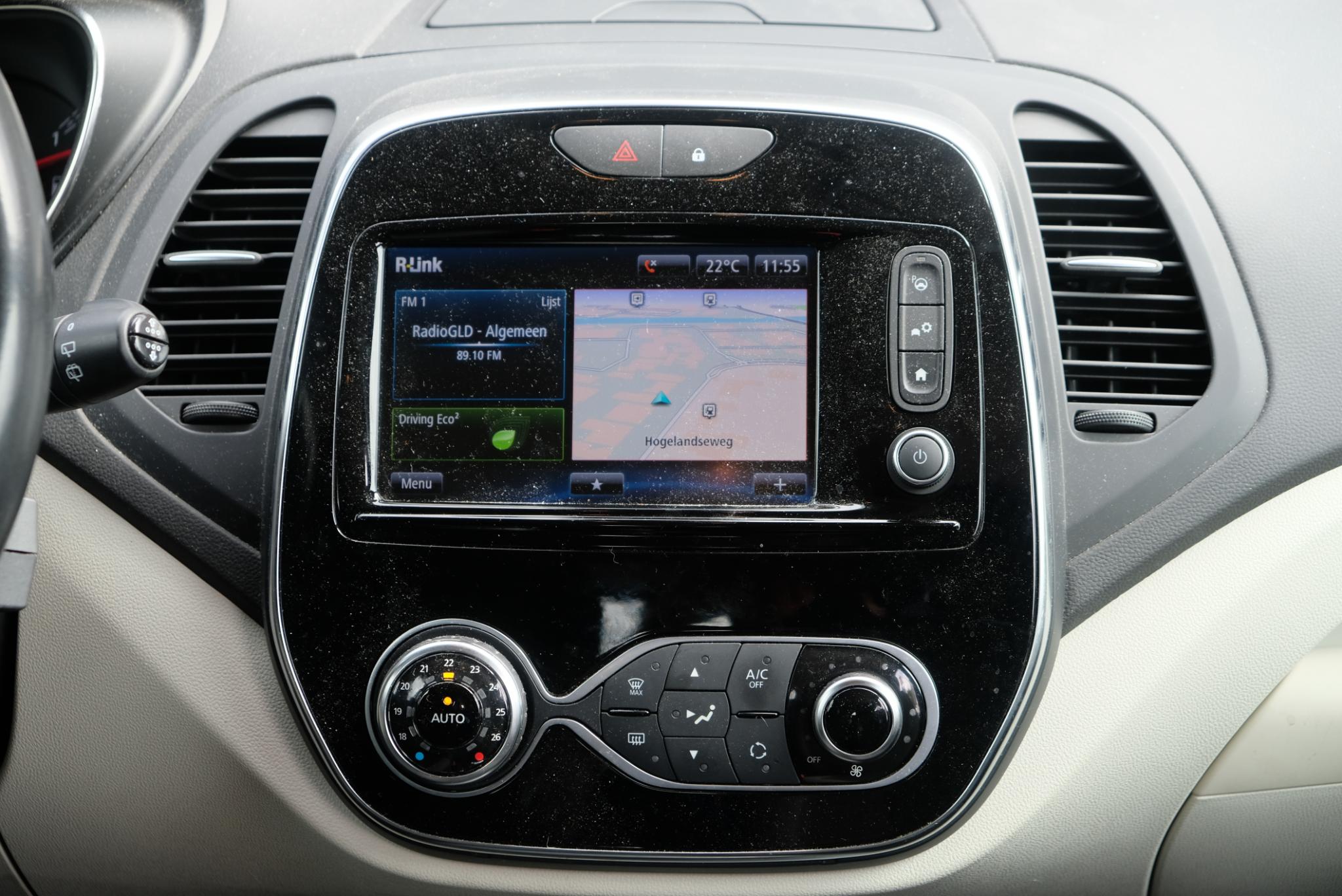 Renault Captur 0.9 TCe 90pk Intens | Navi | Camera | Trekhaak | Dodehoek | Climate afbeelding 11