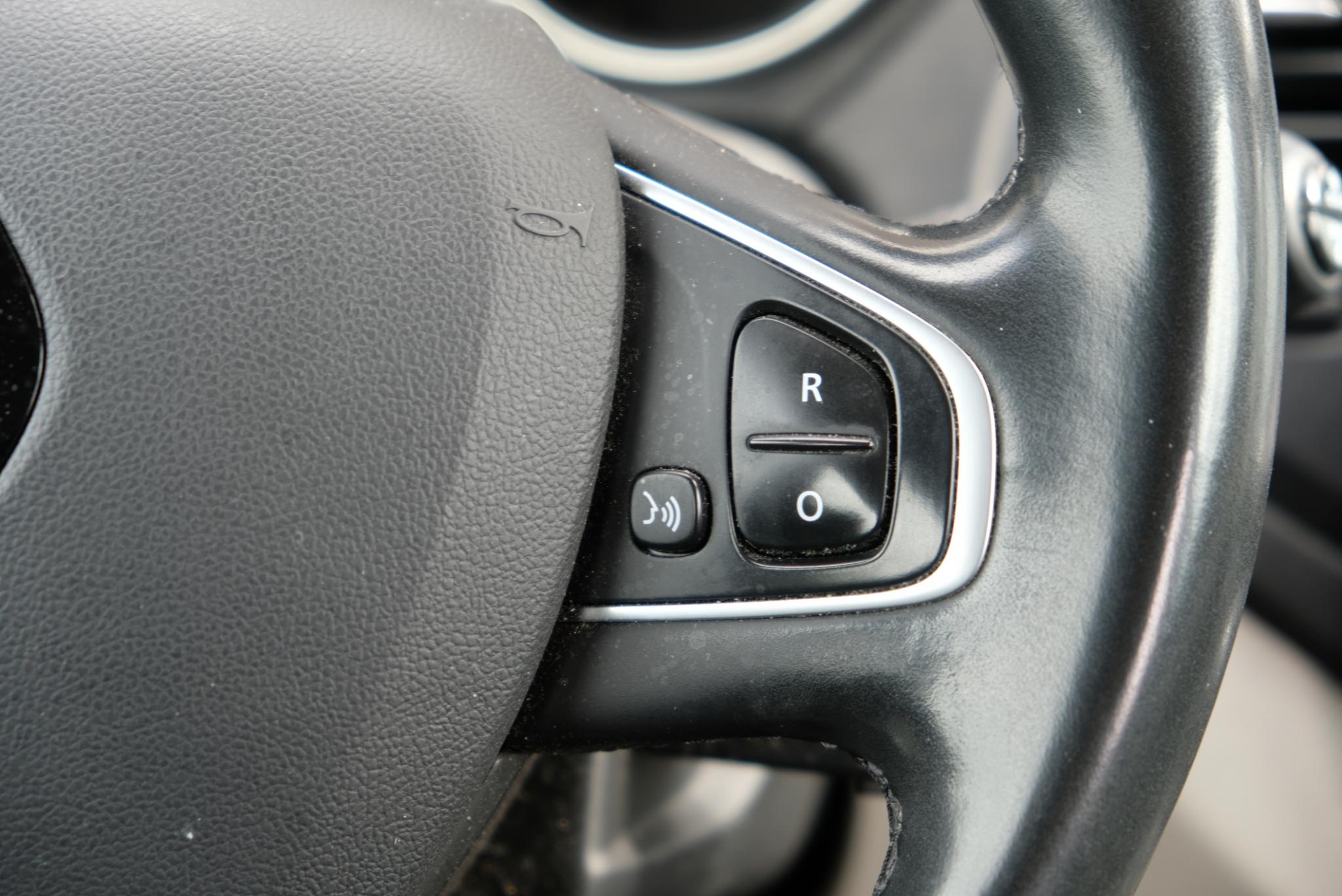 Renault Captur 0.9 TCe 90pk Intens | Navi | Camera | Trekhaak | Dodehoek | Climate afbeelding 13