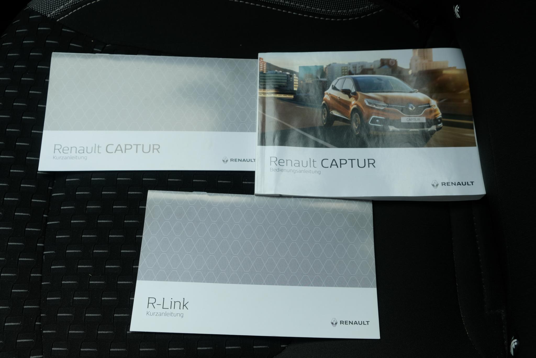Renault Captur 0.9 TCe 90pk Intens | Navi | Camera | Trekhaak | Dodehoek | Climate afbeelding 19