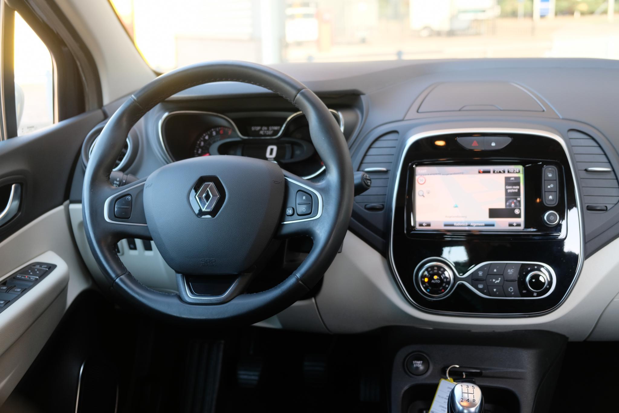 Renault Captur 0.9 TCe 90pk Intens | Navi | Camera | Trekhaak | Dodehoek | Climate afbeelding 7
