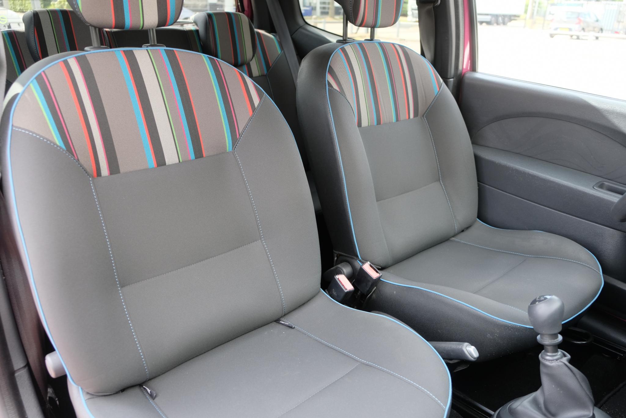 Renault Twingo 1.2-16V 75pk Collection | Airco | Cruise | Elektrische Ramen afbeelding 9