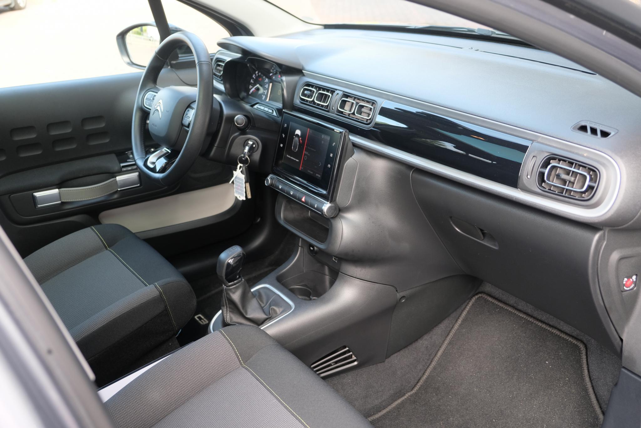 Citroën C3 1.2 82pk Shine | App Connect | Climate | Cruise | Panoramadak | Stoelverwarming | PDC afbeelding 8