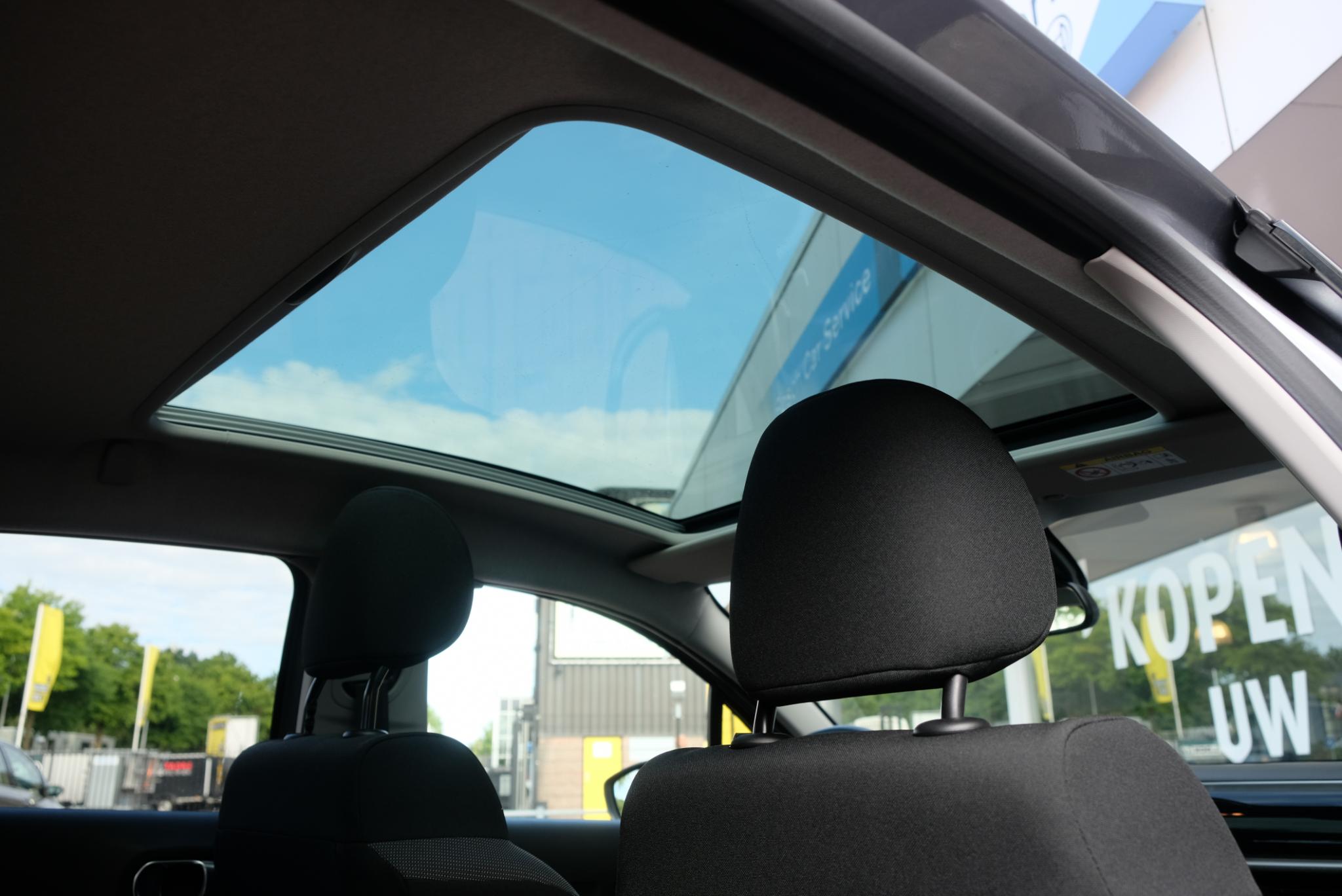 Citroën C3 1.2 82pk Shine | App Connect | Climate | Cruise | Panoramadak | Stoelverwarming | PDC afbeelding 11