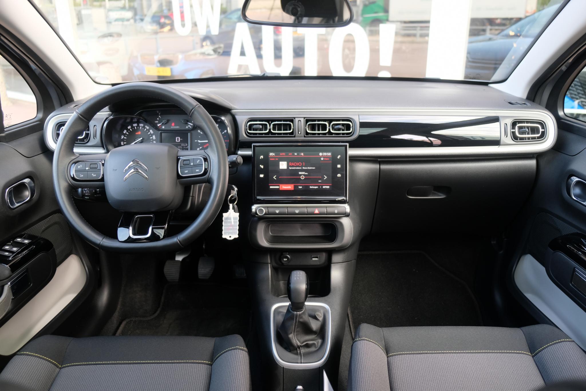 Citroën C3 1.2 82pk Shine | App Connect | Climate | Cruise | Panoramadak | Stoelverwarming | PDC afbeelding 2