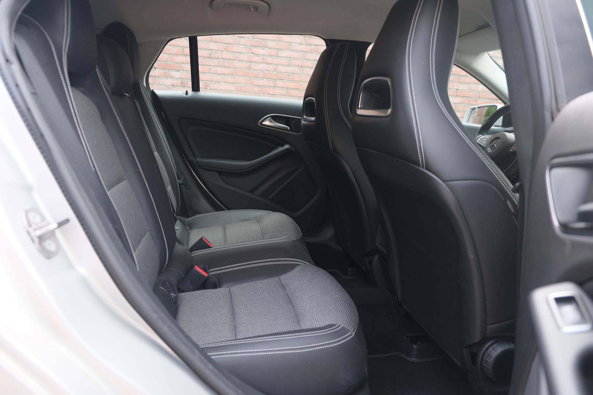 Mercedes-Benz CLA-Klasse 122pk 7G-DCT Shooting Brake Ambition | Navi | Airco | Cruise | Camera | PDC afbeelding 6