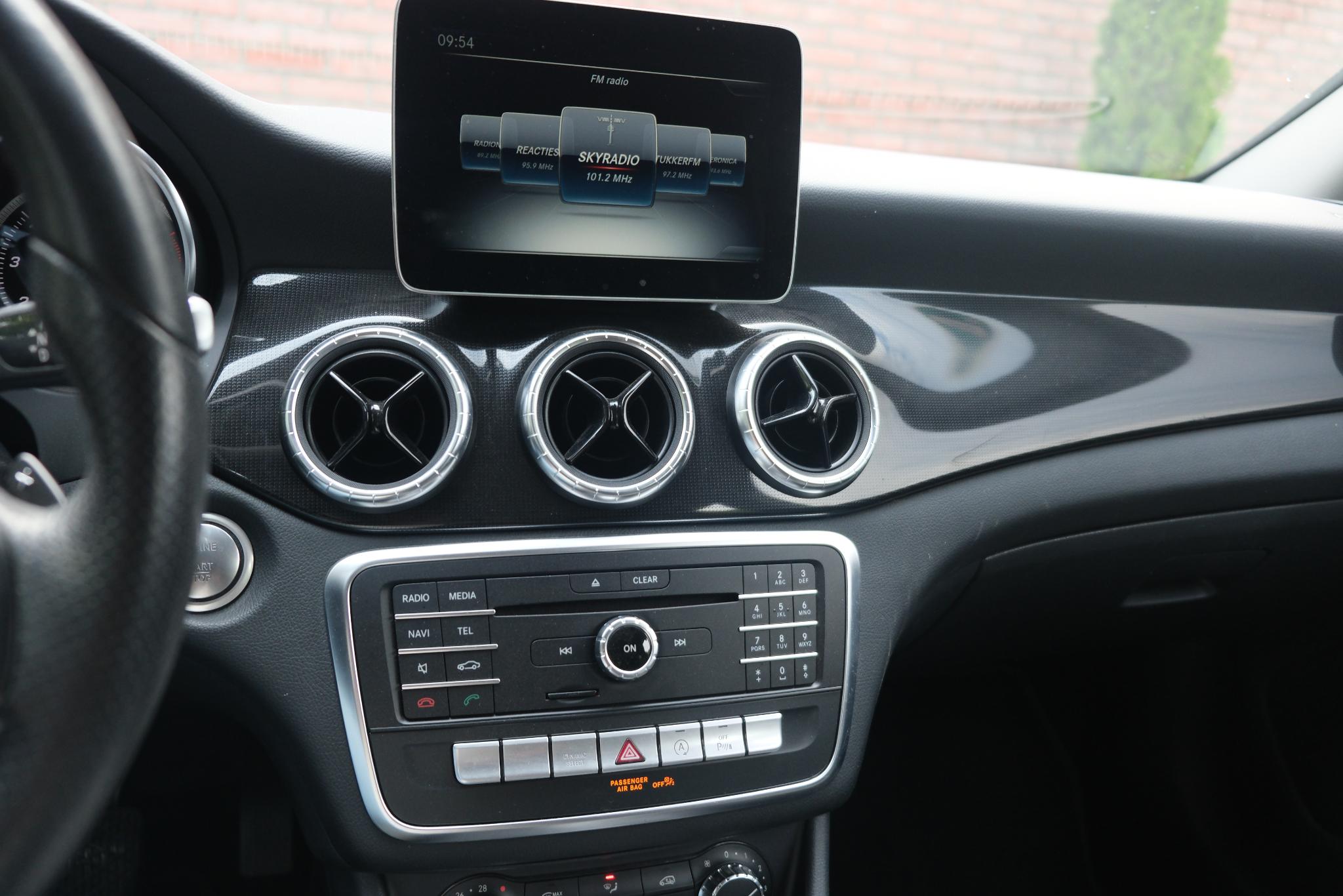 Mercedes-Benz CLA-Klasse 122pk 7G-DCT Shooting Brake Ambition | Navi | Airco | Cruise | Camera | PDC afbeelding 14