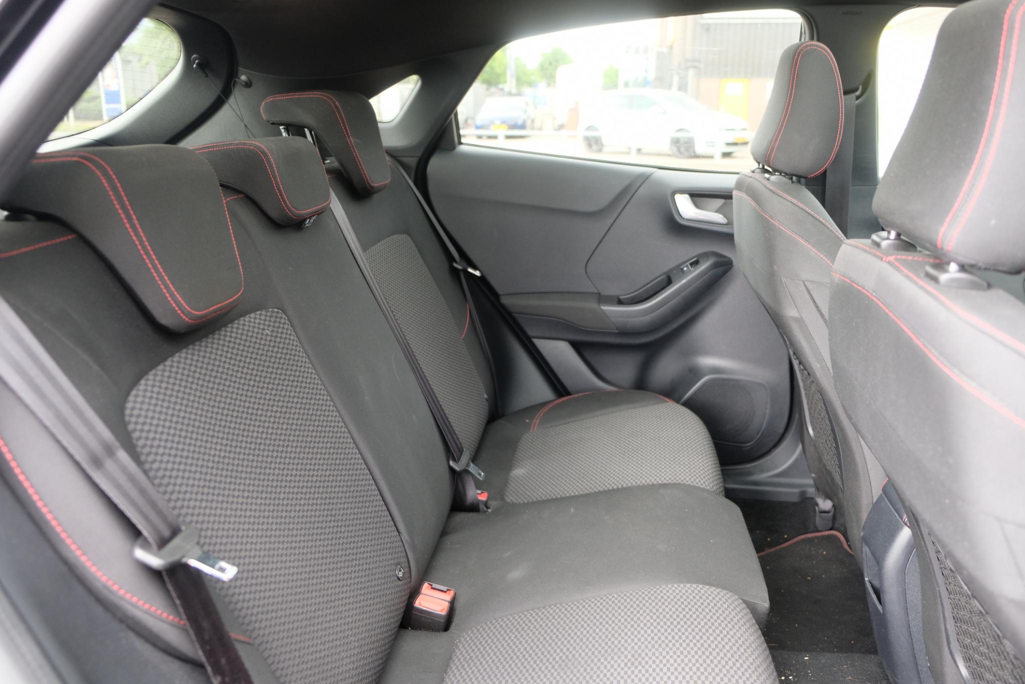 Ford Puma 1.0 EcoBoost Hybrid 155pk ST-Line X Navi | Adaptive Cruise | Panoramadak | Elektrische Achterklep | Trekhaak | Winter Pakket afbeelding 10