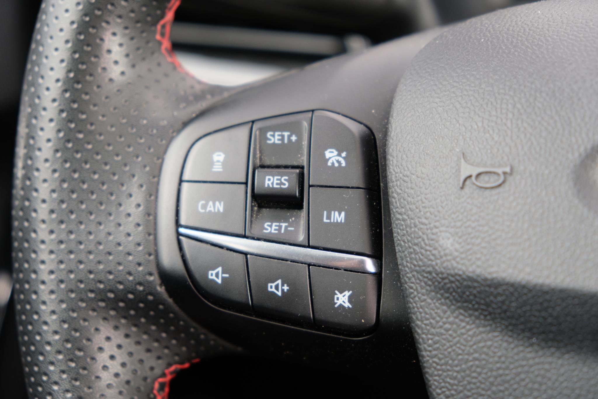 Ford Puma 1.0 EcoBoost Hybrid 155pk ST-Line X Navi | Adaptive Cruise | Panoramadak | Elektrische Achterklep | Trekhaak | Winter Pakket afbeelding 16
