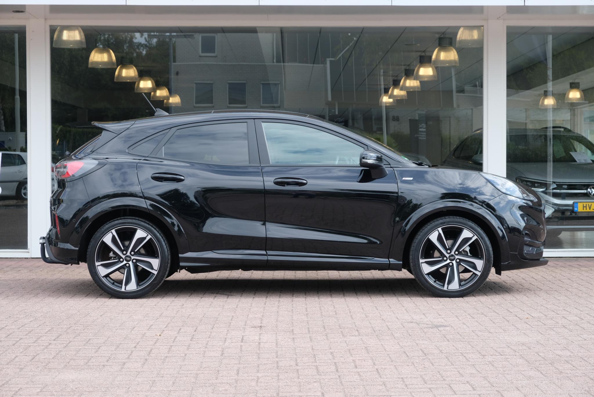 Ford Puma 1.0 EcoBoost Hybrid 155pk ST-Line X Navi | Adaptive Cruise | Panoramadak | Elektrische Achterklep | Trekhaak | Winter Pakket afbeelding 4