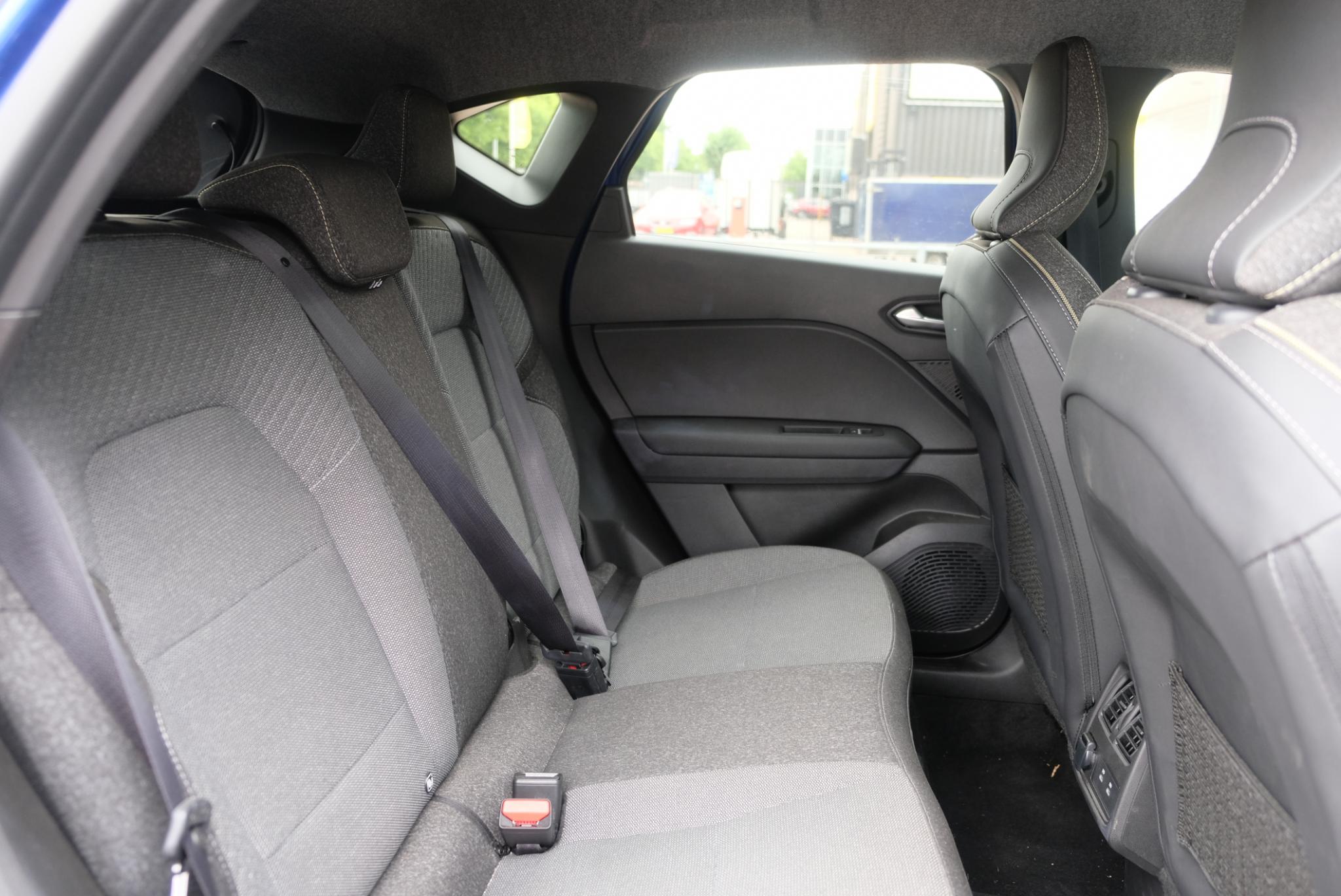 Renault Captur 1.0 TCe 90pk Techno | Navi | App Connect | Cruise | Climate | Camera | Keyless | PDC afbeelding 10