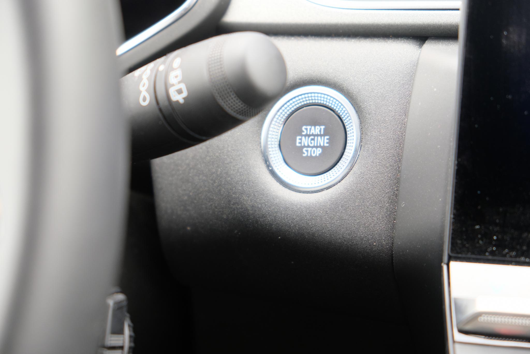 Renault Captur 1.0 TCe 90pk Techno | Navi | App Connect | Cruise | Climate | Camera | Keyless | PDC afbeelding 14