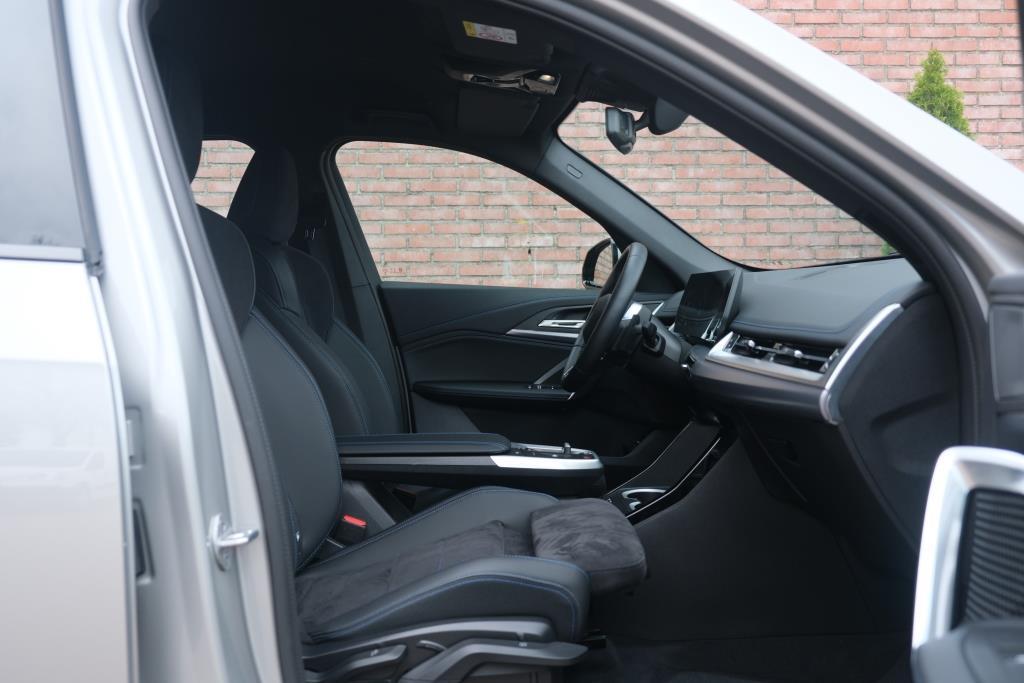 BMW X1 xDrive25e 245pk Aut. M Sport | Navi | Climate | Keyless | Camera | Alcatara | Elektrische Achterklep | Stoelverwarming | PDC afbeelding 5