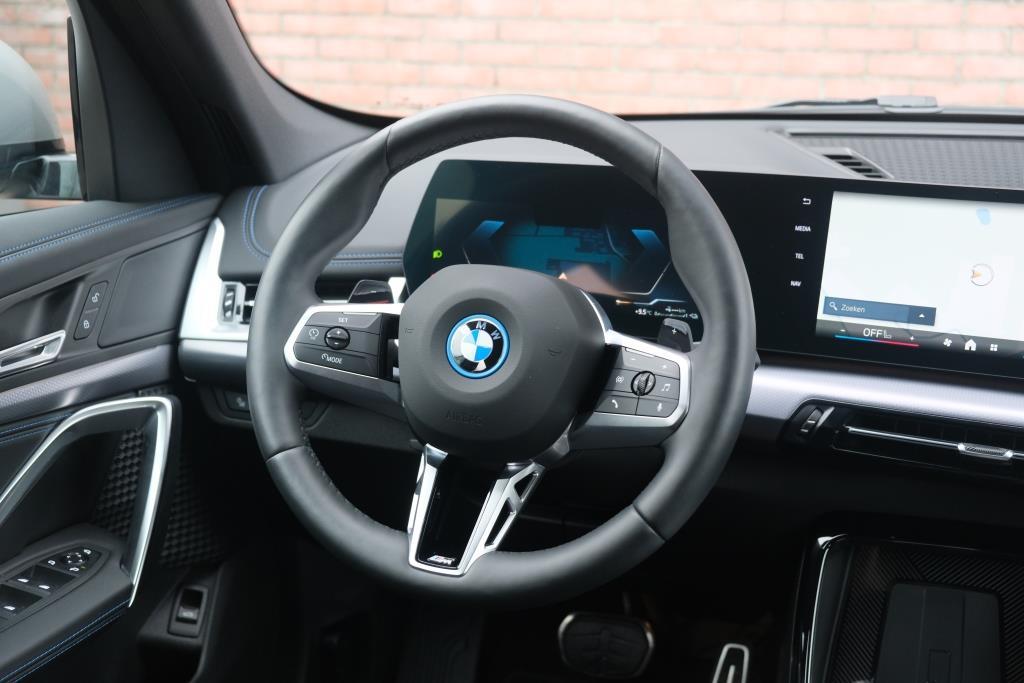 BMW X1 xDrive25e 245pk Aut. M Sport | Navi | Climate | Keyless | Camera | Alcatara | Elektrische Achterklep | Stoelverwarming | PDC afbeelding 10