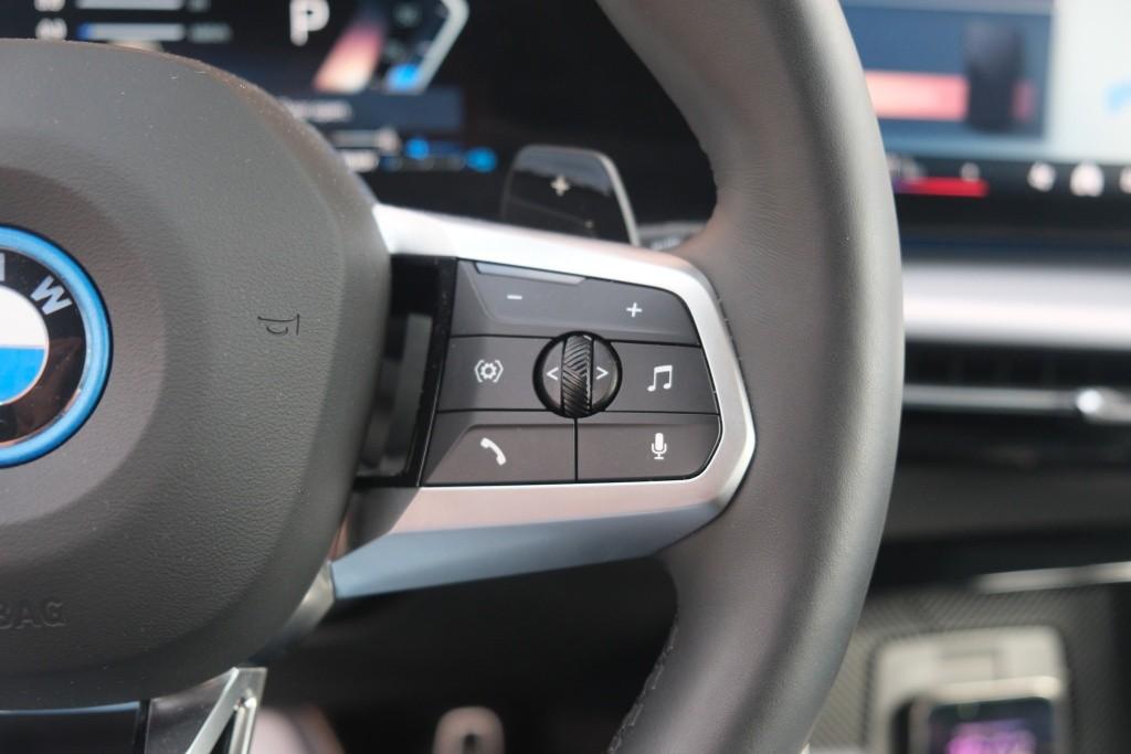 BMW X1 xDrive25e 245pk Aut. M Sport | Navi | Climate | Keyless | Camera | Alcatara | Elektrische Achterklep | Stoelverwarming | PDC afbeelding 10