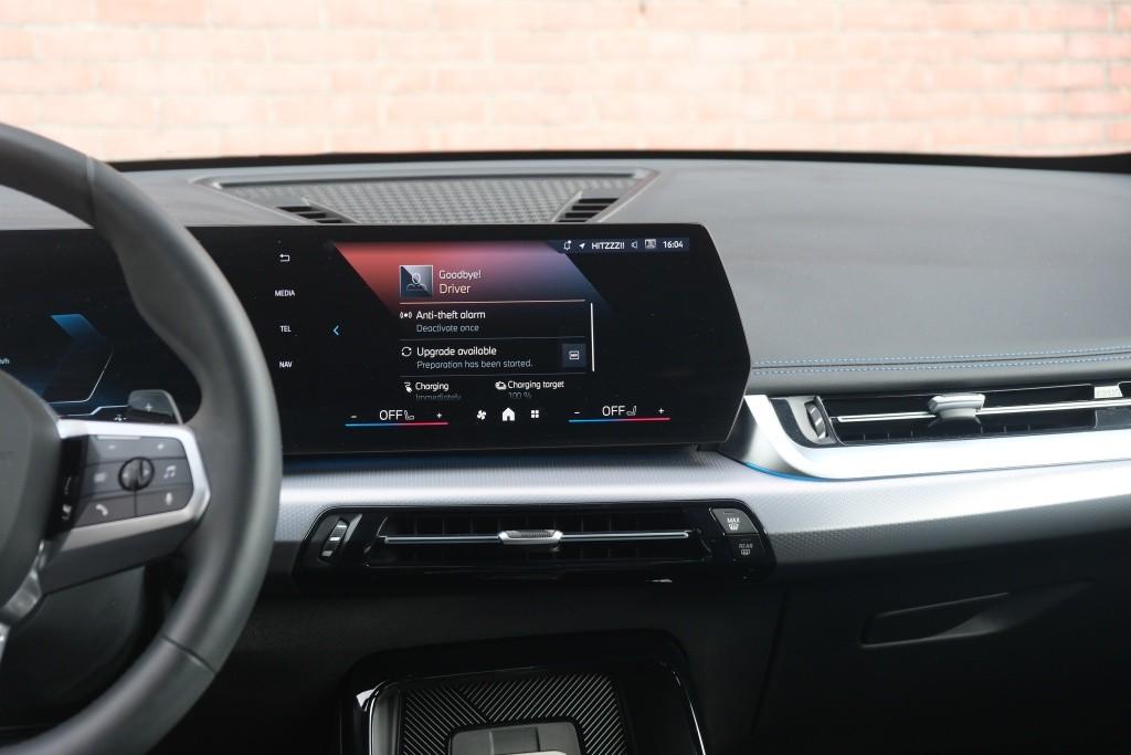 BMW X1 xDrive25e 245pk Aut. M Sport | Navi | Climate | Keyless | Camera | Alcatara | Elektrische Achterklep | Stoelverwarming | PDC afbeelding 15