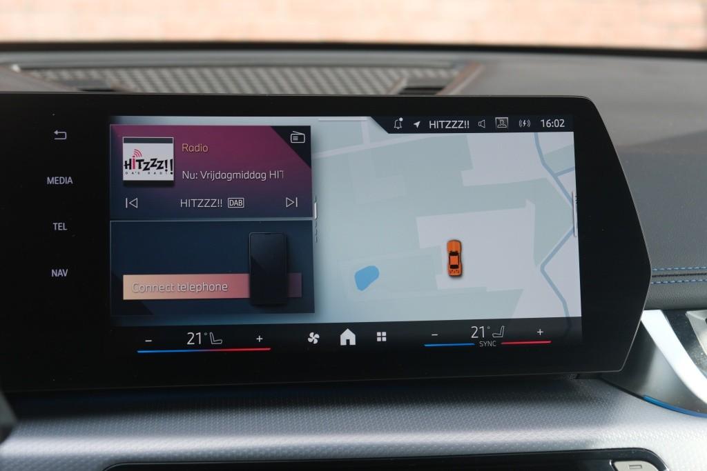 BMW X1 xDrive25e 245pk Aut. M Sport | Navi | Climate | Keyless | Camera | Alcatara | Elektrische Achterklep | Stoelverwarming | PDC afbeelding 16