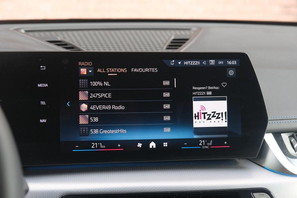 BMW X1 xDrive25e 245pk Aut. M Sport | Navi | Climate | Keyless | Camera | Alcatara | Elektrische Achterklep | Stoelverwarming | PDC afbeelding 19