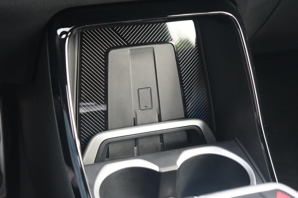 BMW X1 xDrive25e 245pk Aut. M Sport | Navi | Climate | Keyless | Camera | Alcatara | Elektrische Achterklep | Stoelverwarming | PDC afbeelding 21