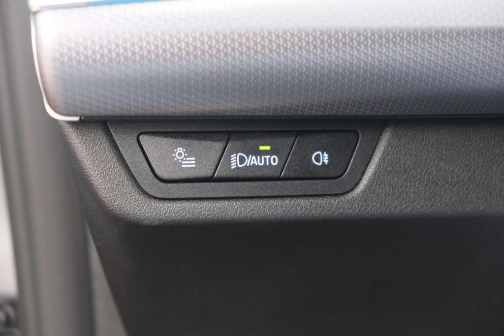 BMW X1 xDrive25e 245pk Aut. M Sport | Navi | Climate | Keyless | Camera | Alcatara | Elektrische Achterklep | Stoelverwarming | PDC afbeelding 24