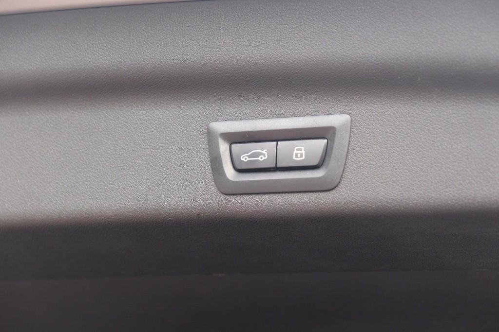 BMW X1 xDrive25e 245pk Aut. M Sport | Navi | Climate | Keyless | Camera | Alcatara | Elektrische Achterklep | Stoelverwarming | PDC afbeelding 30