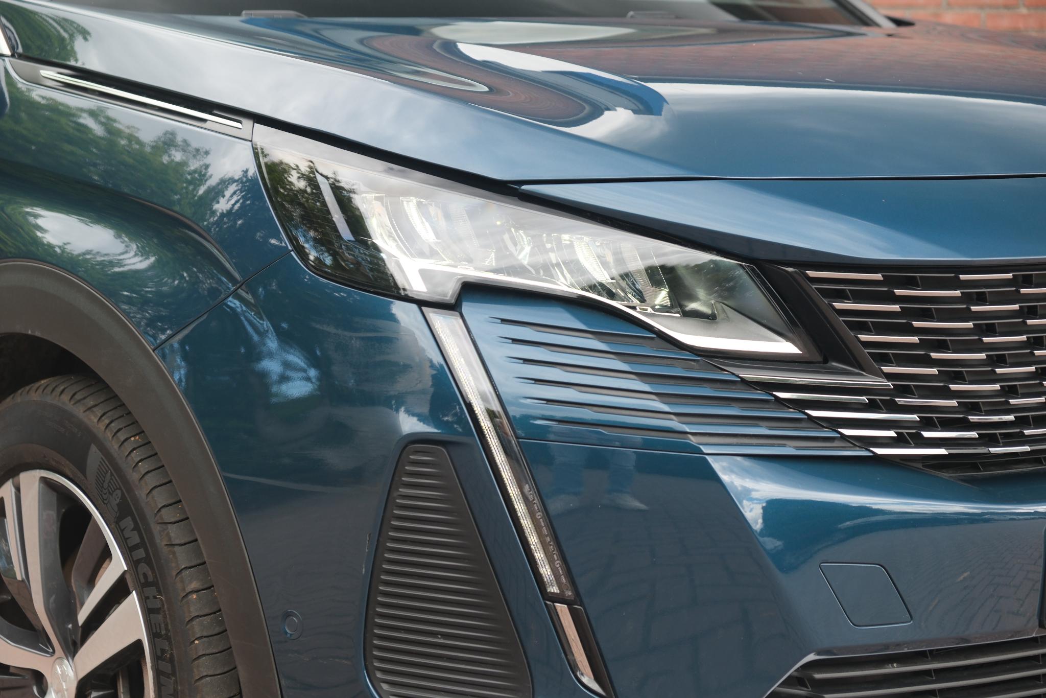Peugeot 3008 1.6 Plug-in HYbrid 180pk EAT8 Allure Pack Business | Navi | App Connect | Adaptive Cruise | Climate | Keyless | Camera | Blind Spot afbeelding 2