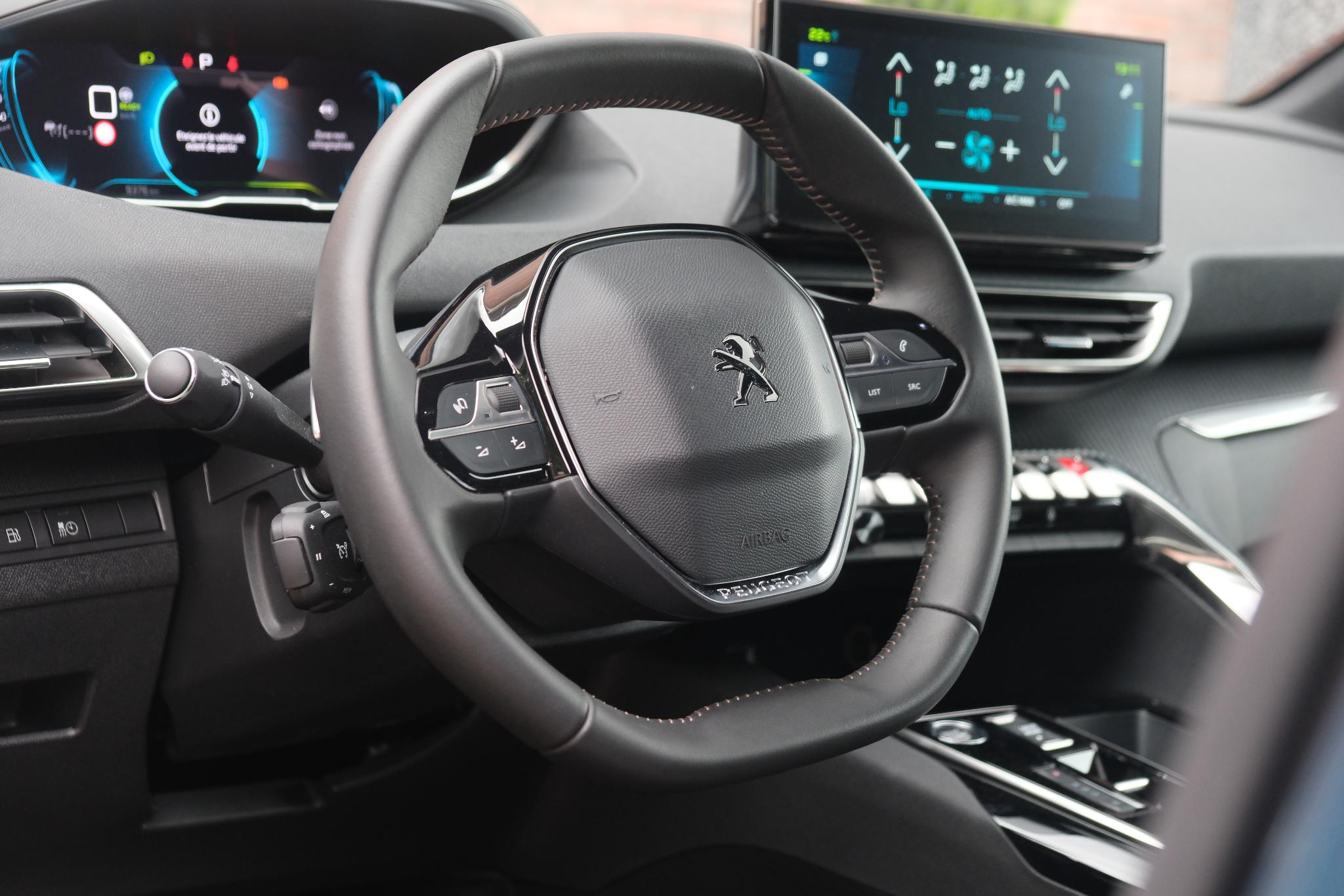 Peugeot 3008 1.6 Plug-in HYbrid 180pk EAT8 Allure Pack Business | Navi | App Connect | Adaptive Cruise | Climate | Keyless | Camera | Blind Spot afbeelding 6