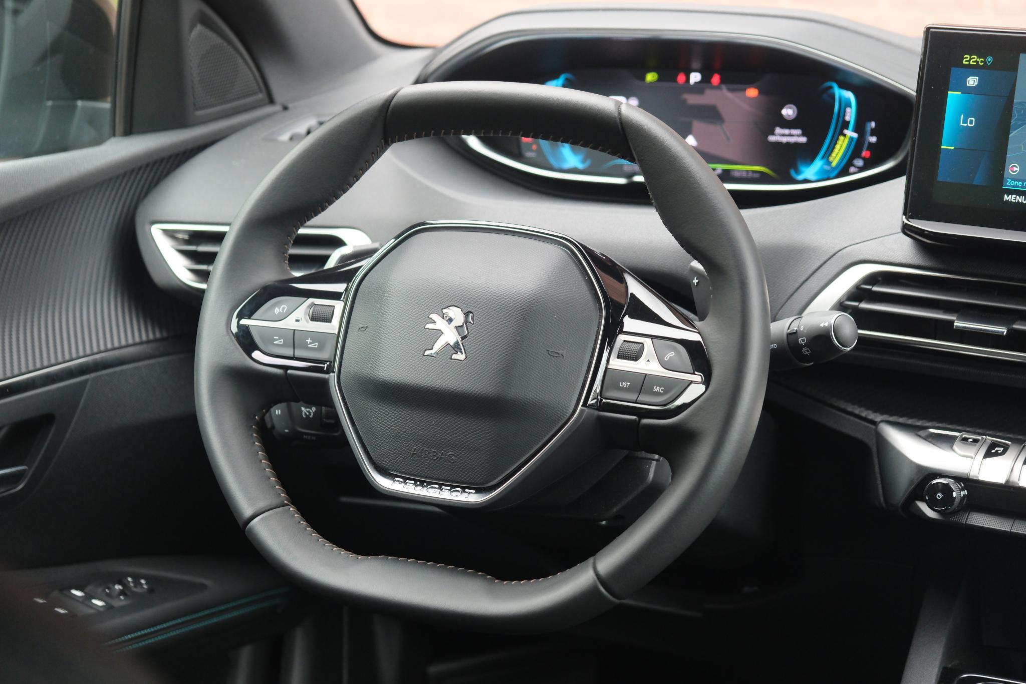 Peugeot 3008 1.6 Plug-in HYbrid 180pk EAT8 Allure Pack Business | Navi | App Connect | Adaptive Cruise | Climate | Keyless | Camera | Blind Spot afbeelding 8