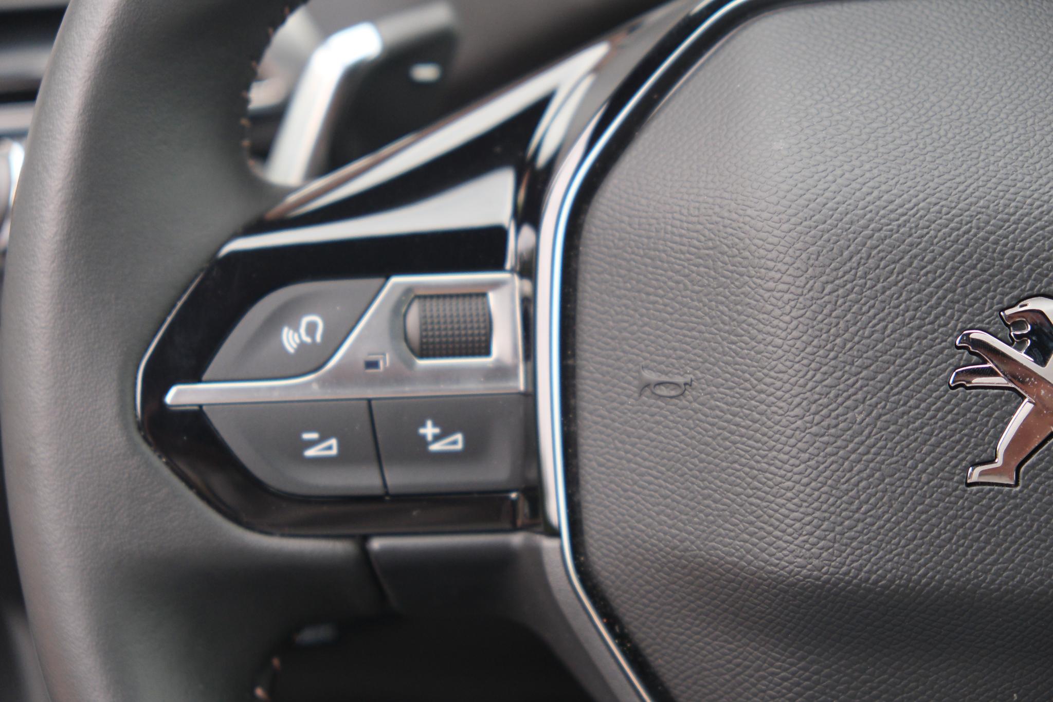 Peugeot 3008 1.6 Plug-in HYbrid 180pk EAT8 Allure Pack Business | Navi | App Connect | Adaptive Cruise | Climate | Keyless | Camera | Blind Spot afbeelding 10