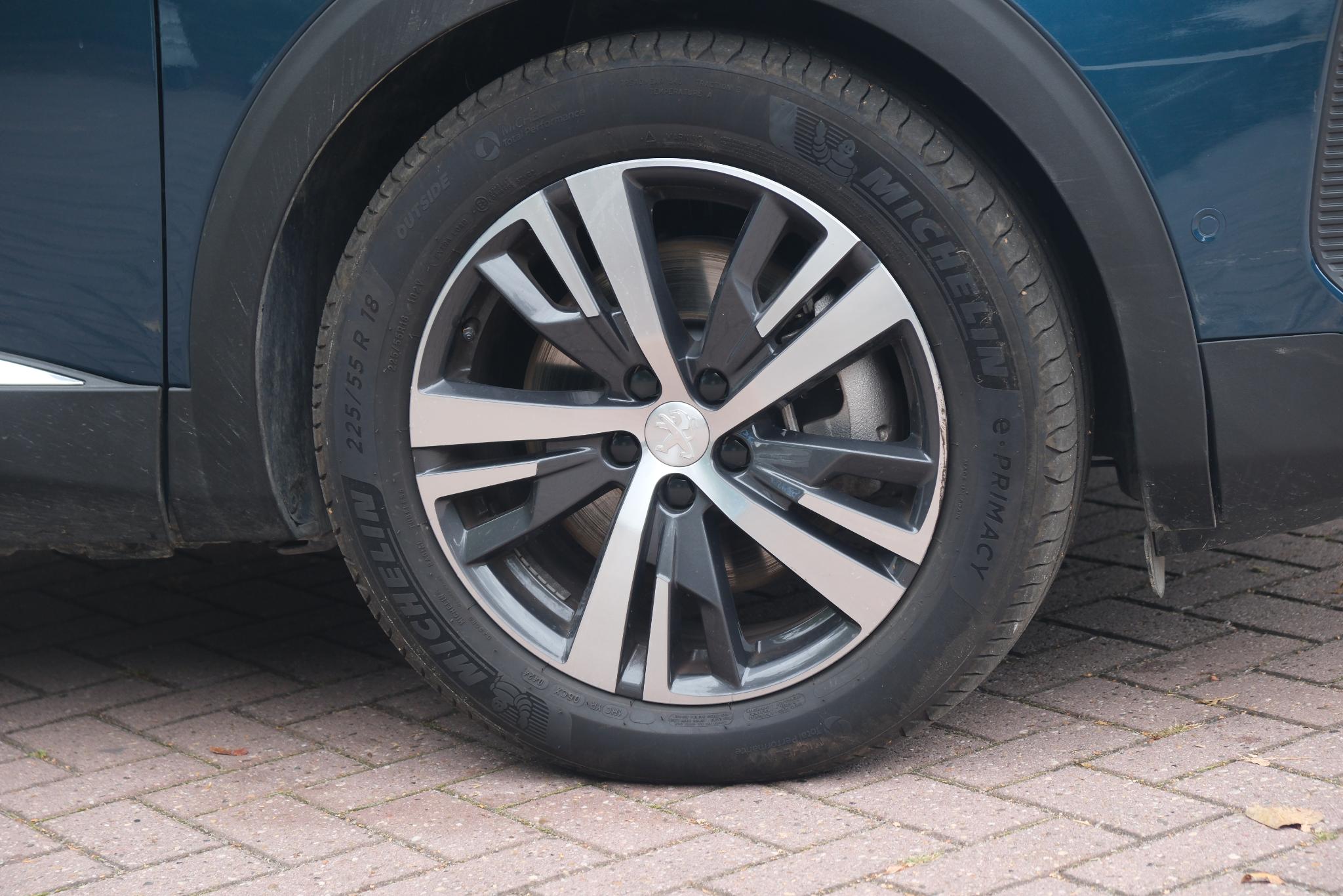 Peugeot 3008 1.6 Plug-in HYbrid 180pk EAT8 Allure Pack Business | Navi | App Connect | Adaptive Cruise | Climate | Keyless | Camera | Blind Spot afbeelding 21