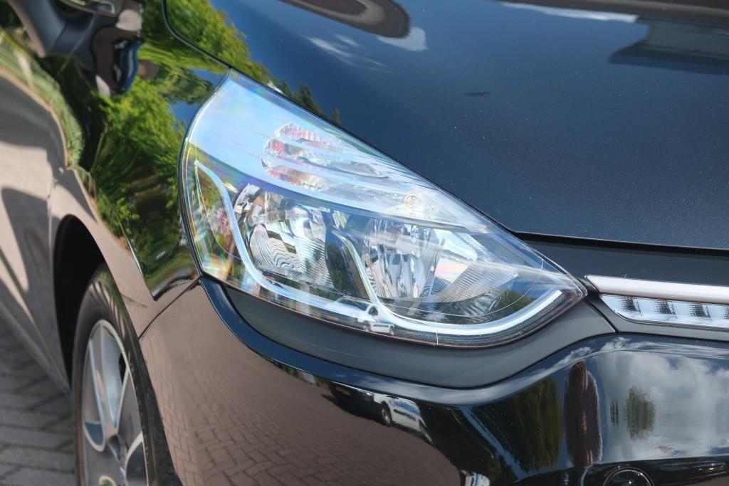 Renault Clio 0.9 TCe 90pk Estate Night&Day | Navi | Airco | Cruise | PDC | Trekhaak | 16" | Metallic afbeelding 2
