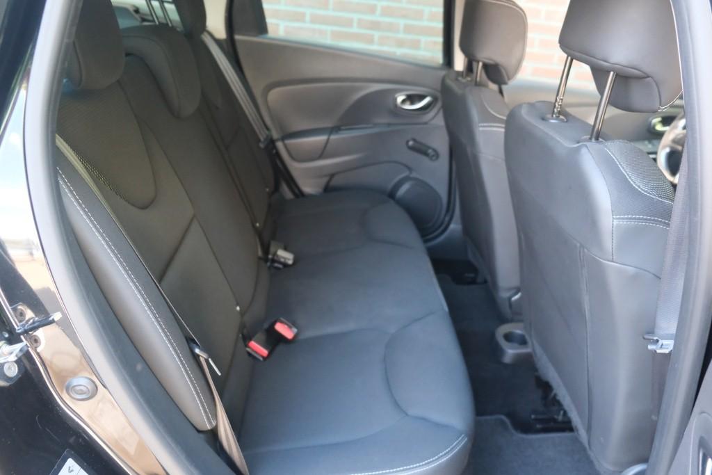 Renault Clio 0.9 TCe 90pk Estate Night&Day | Navi | Airco | Cruise | PDC | Trekhaak | 16" | Metallic afbeelding 3