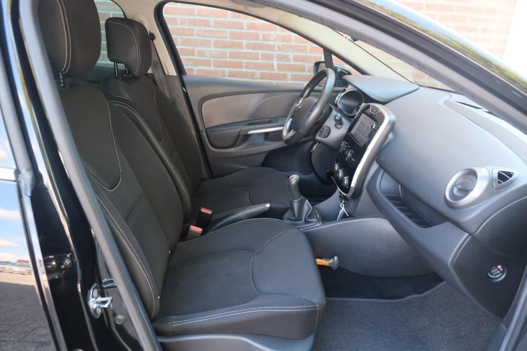 Renault Clio 0.9 TCe 90pk Estate Night&Day | Navi | Airco | Cruise | PDC | Trekhaak | 16" | Metallic afbeelding 4