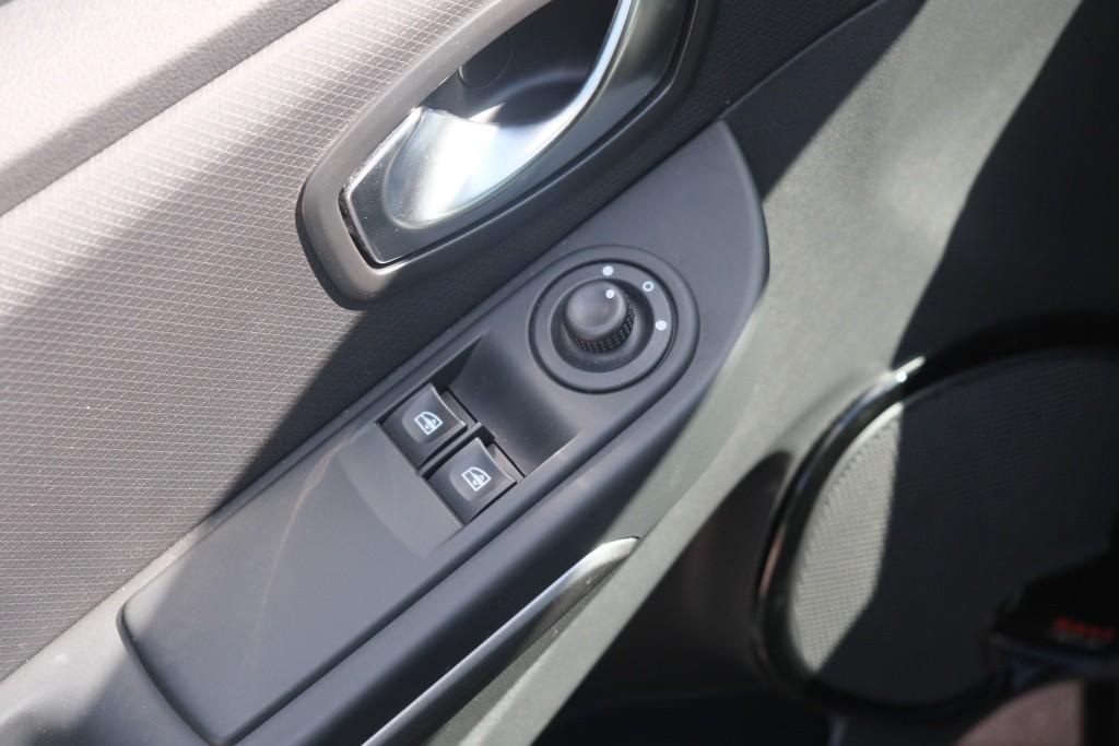Renault Clio 0.9 TCe 90pk Estate Night&Day | Navi | Airco | Cruise | PDC | Trekhaak | 16" | Metallic afbeelding 24