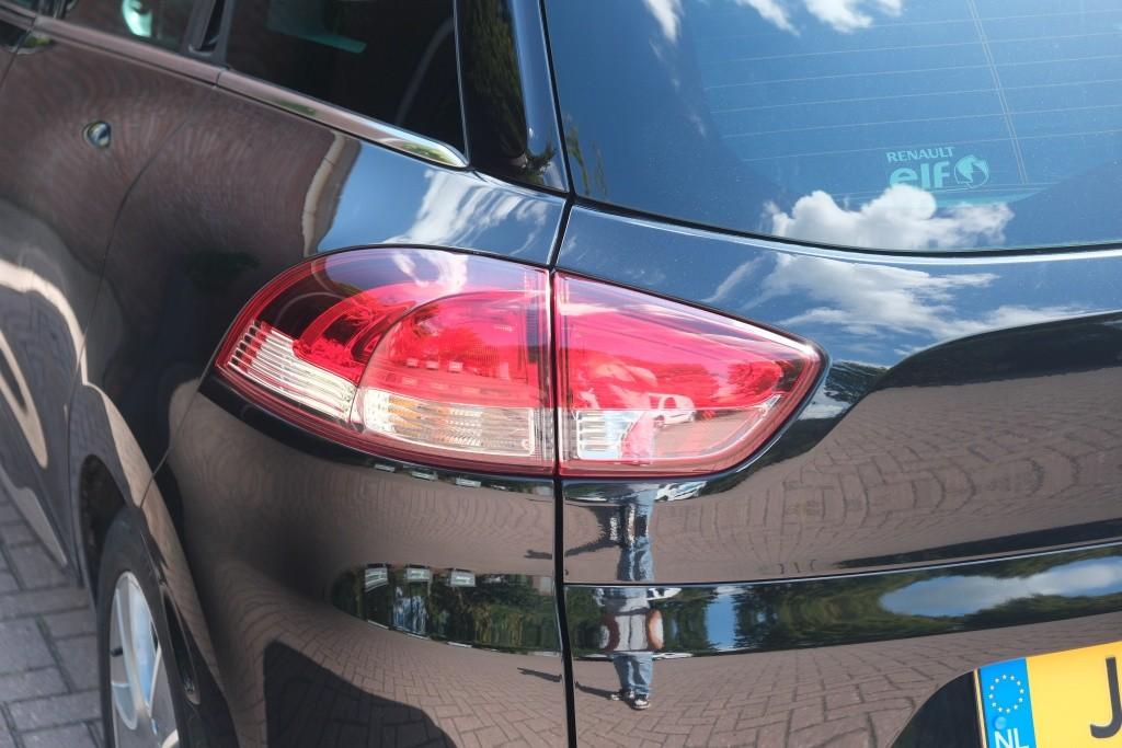 Renault Clio 0.9 TCe 90pk Estate Night&Day | Navi | Airco | Cruise | PDC | Trekhaak | 16" | Metallic afbeelding 28