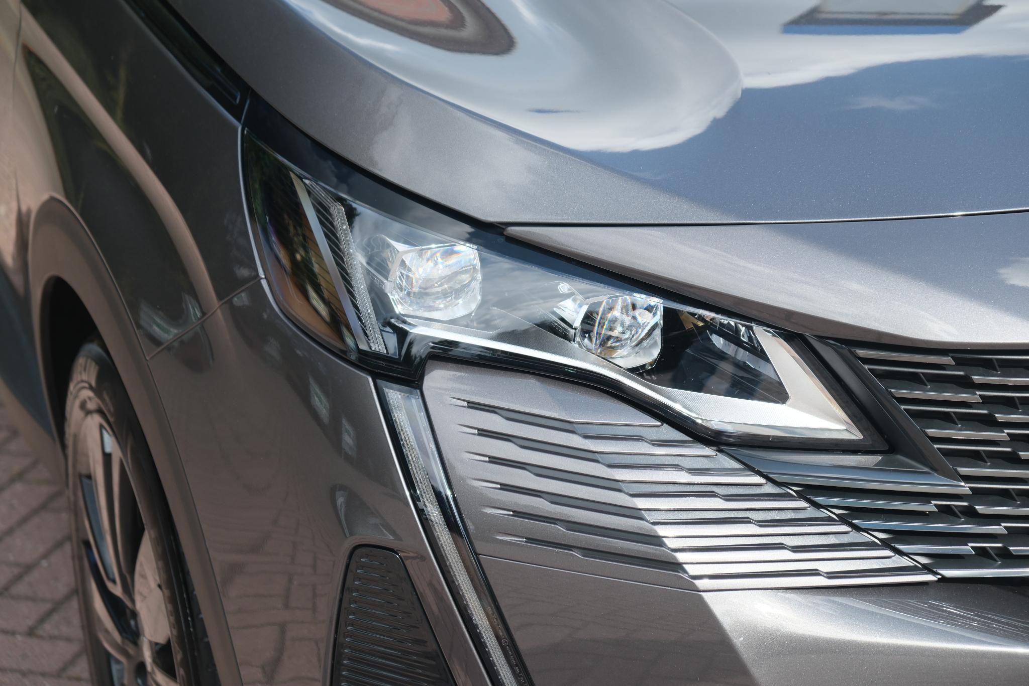 Peugeot 5008 1.2 PureTech 130pk EAT8 GT | Black Pack | Navi | App Connect | Adaptive Cruise | Keyless | Elektrische Achterklep afbeelding 2