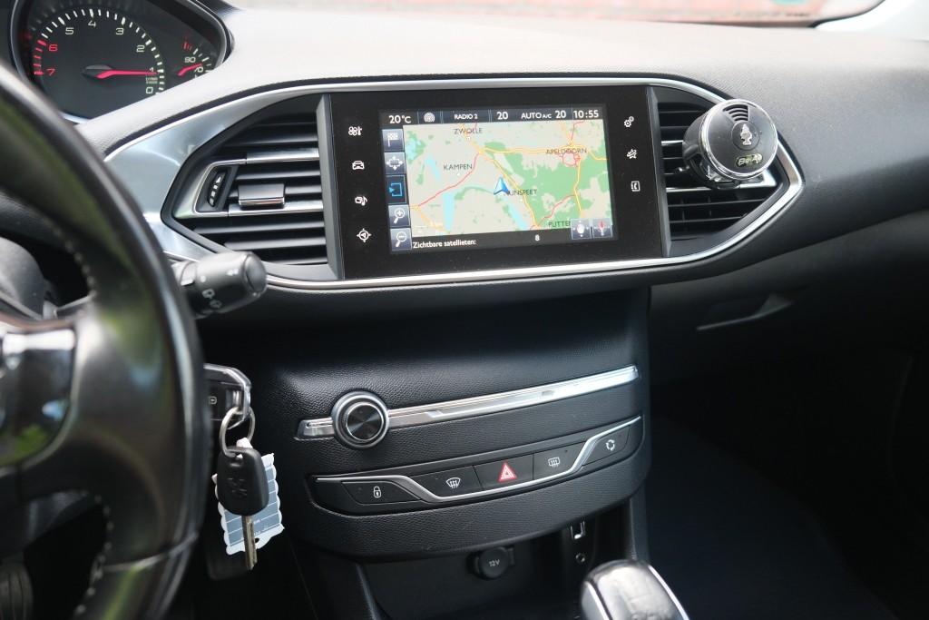 Peugeot 308 1.2 PureTech 110pk 5-drs Active | Navi | Climate | Cruise | PDC afbeelding 8