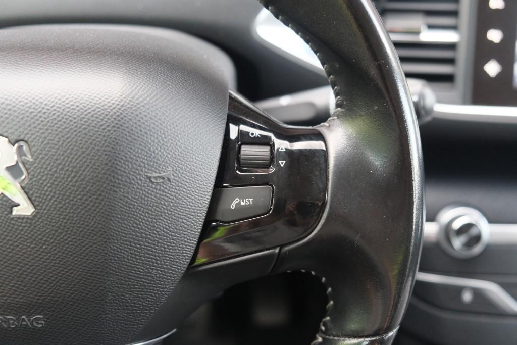 Peugeot 308 1.2 PureTech 110pk 5-drs Active | Navi | Climate | Cruise | PDC afbeelding 19