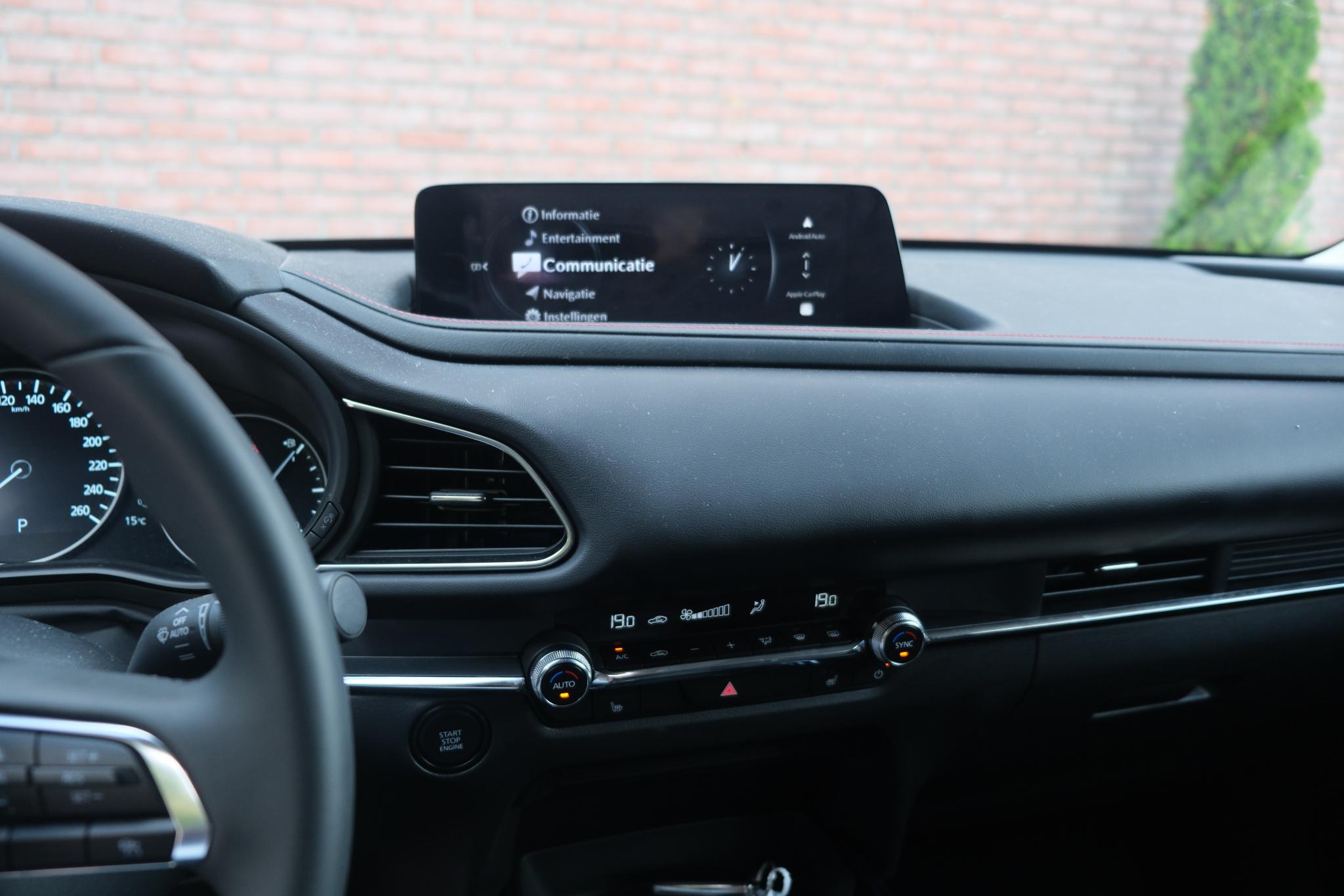 Mazda CX-30 2.5 e-SkyActiv-G M Hybrid 140pk Aut. Homura | Navi | App Connect | Climate | Adaptive Cruise | Head-Up Display | Camera | Keyless | Elektrische Achterklep afbeelding 11
