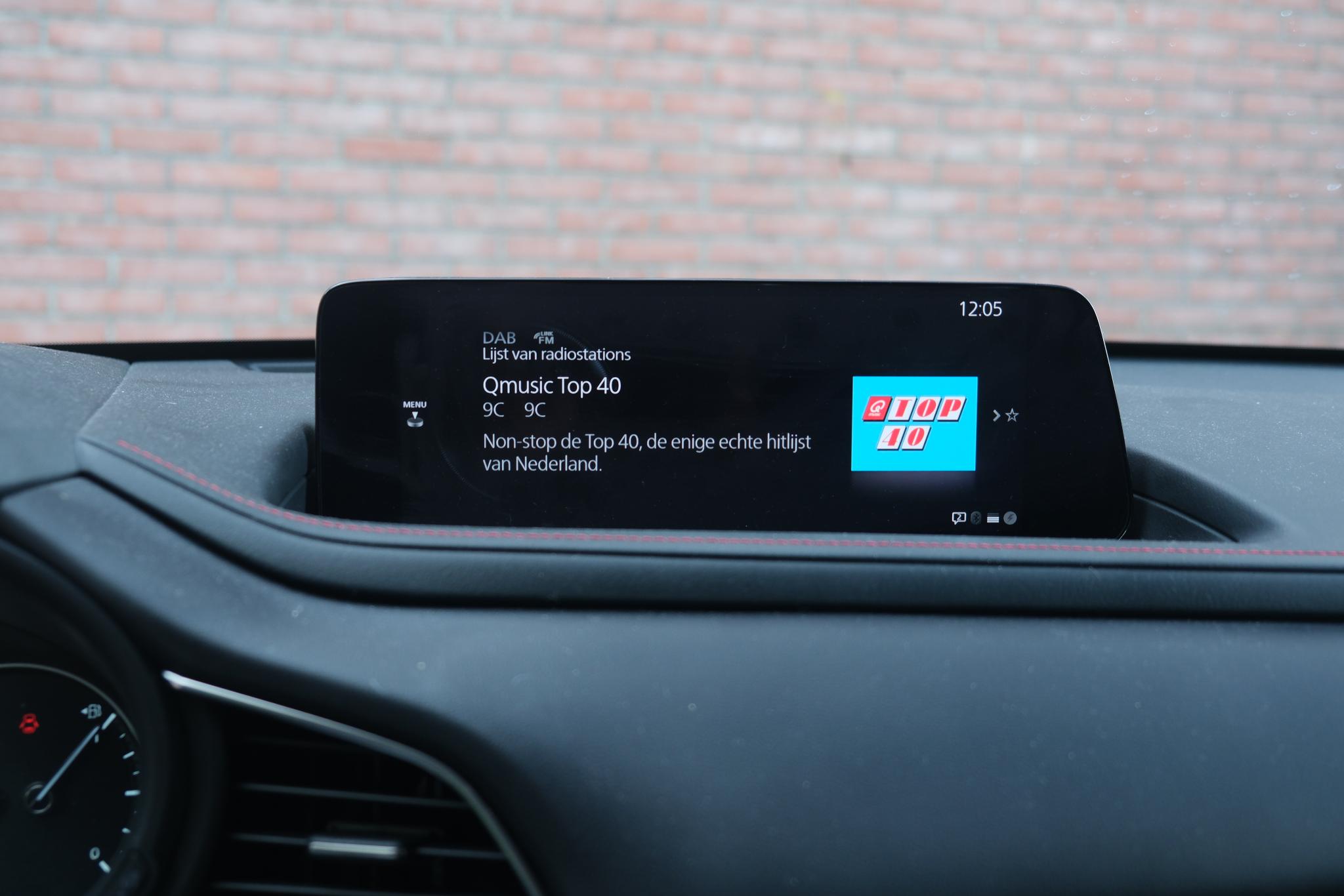 Mazda CX-30 2.5 e-SkyActiv-G M Hybrid 140pk Aut. Homura | Navi | App Connect | Climate | Adaptive Cruise | Head-Up Display | Camera | Keyless | Elektrische Achterklep afbeelding 13