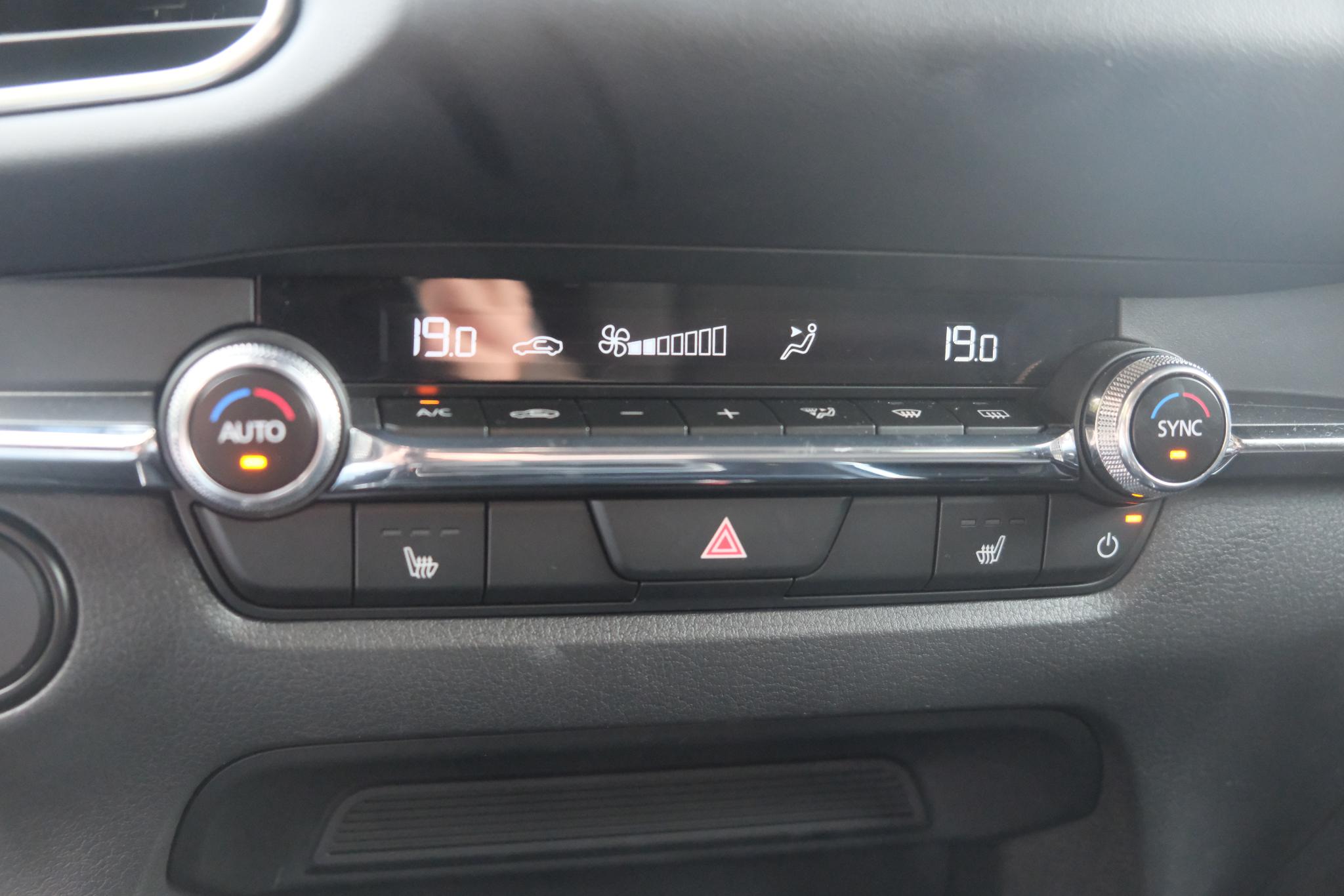 Mazda CX-30 2.5 e-SkyActiv-G M Hybrid 140pk Aut. Homura | Navi | App Connect | Climate | Adaptive Cruise | Head-Up Display | Camera | Keyless | Elektrische Achterklep afbeelding 17