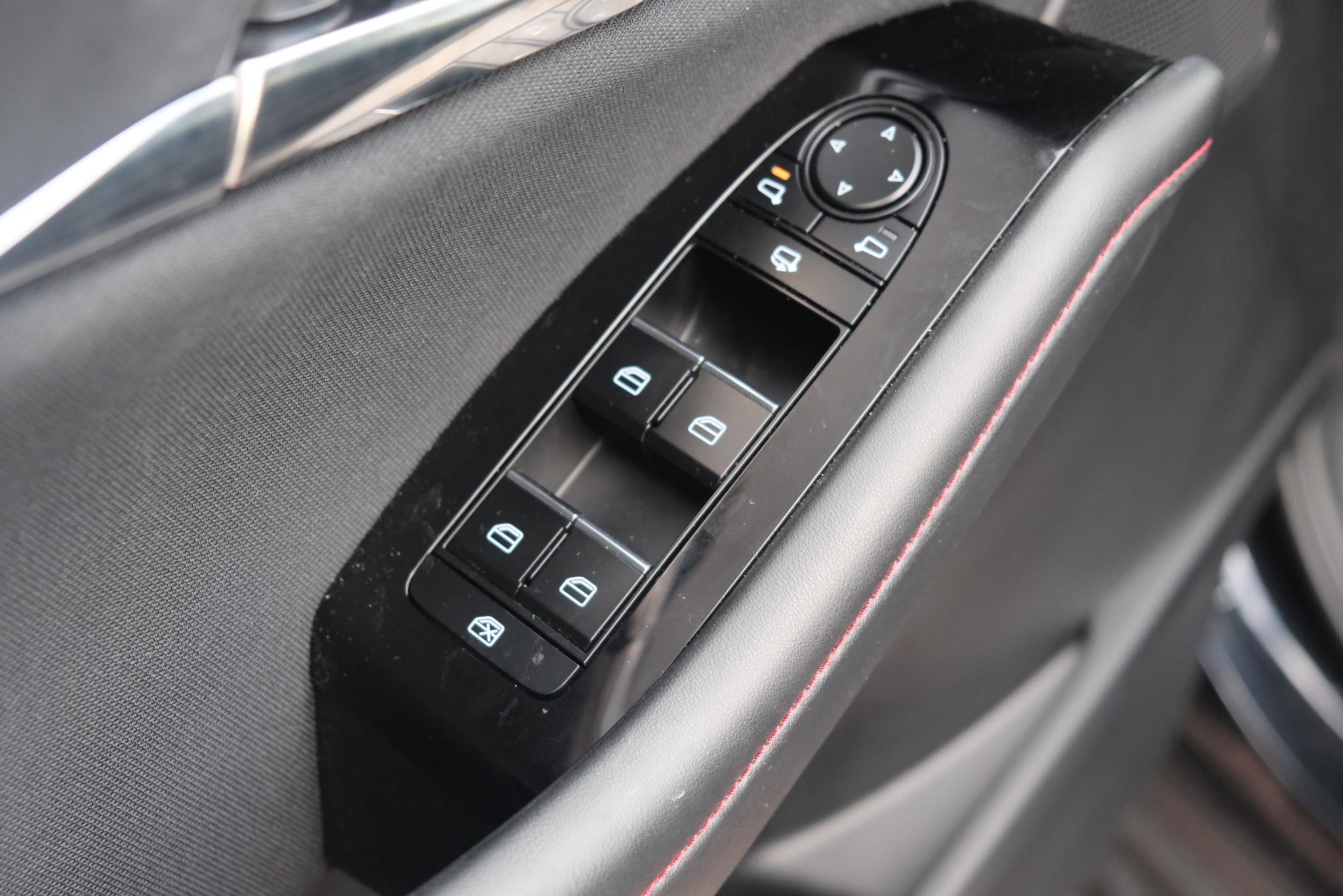 Mazda CX-30 2.5 e-SkyActiv-G M Hybrid 140pk Aut. Homura | Navi | App Connect | Climate | Adaptive Cruise | Head-Up Display | Camera | Keyless | Elektrische Achterklep afbeelding 19