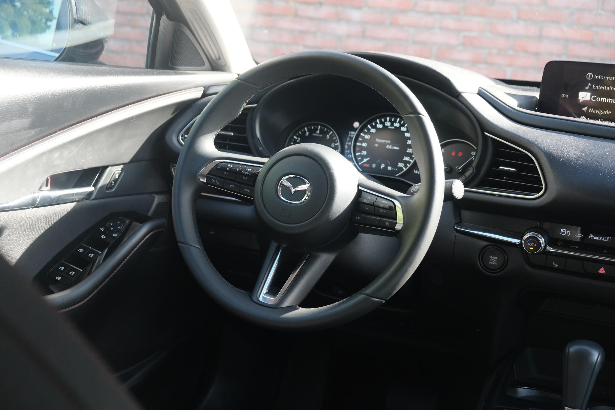 Mazda CX-30 2.5 e-SkyActiv-G M Hybrid 140pk Aut. Homura | Navi | App Connect | Climate | Adaptive Cruise | Head-Up Display | Camera | Keyless | Elektrische Achterklep afbeelding 7