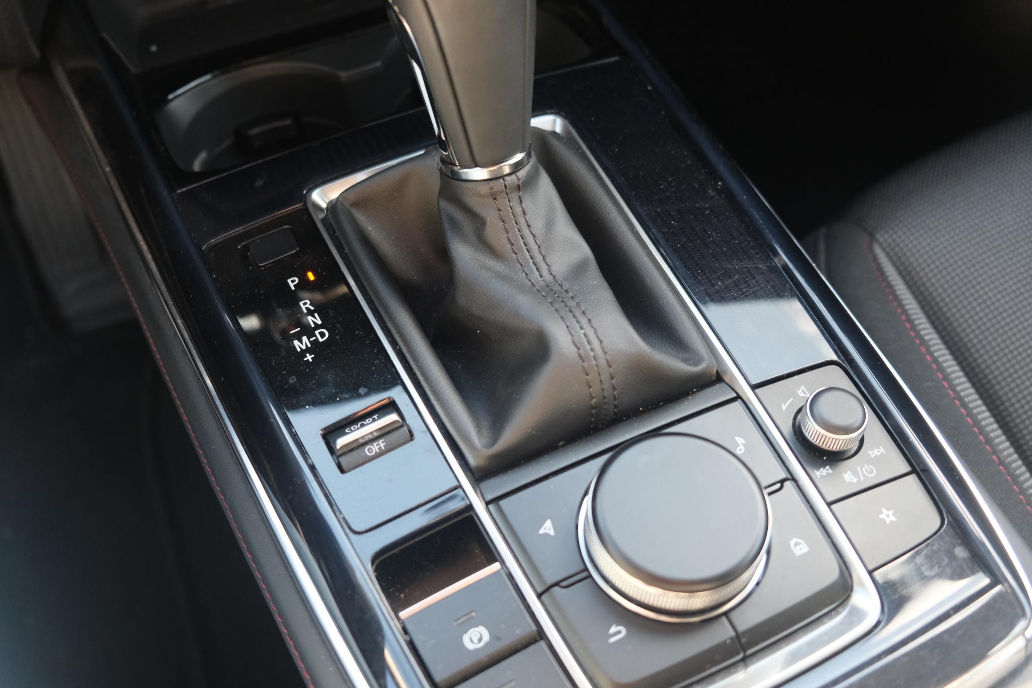 Mazda CX-30 2.5 e-SkyActiv-G M Hybrid 140pk Aut. Homura | Navi | App Connect | Climate | Adaptive Cruise | Head-Up Display | Camera | Keyless | Elektrische Achterklep afbeelding 21