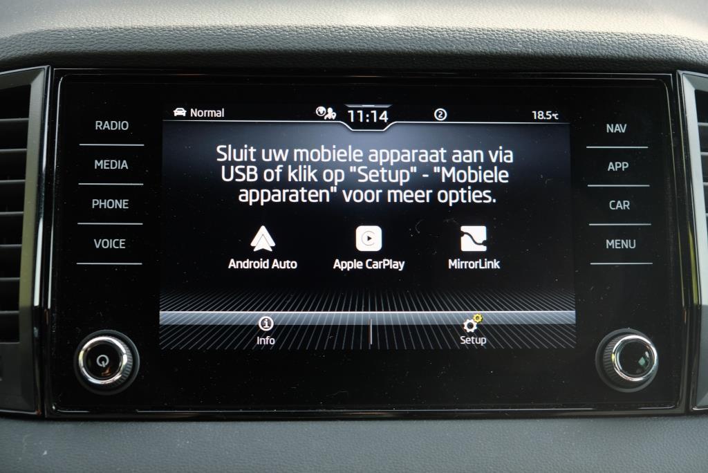 Skoda Karoq 1.5 TSi 150pk DSG Sportline | Navi | App Connect | Climate | Adaptive Cruise | Camera | Matrix LED | Elektrische Achterklep | Trekhaak afbeelding 19