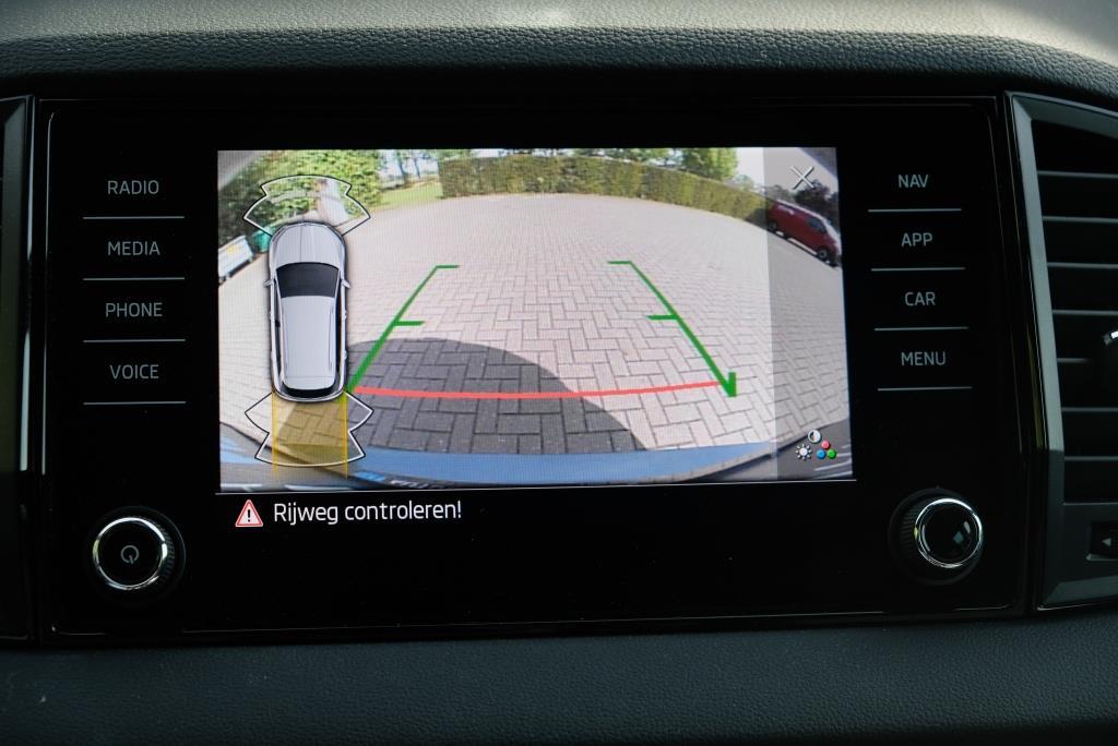 Skoda Karoq 1.5 TSi 150pk DSG Sportline | Navi | App Connect | Climate | Adaptive Cruise | Camera | Matrix LED | Elektrische Achterklep | Trekhaak afbeelding 20